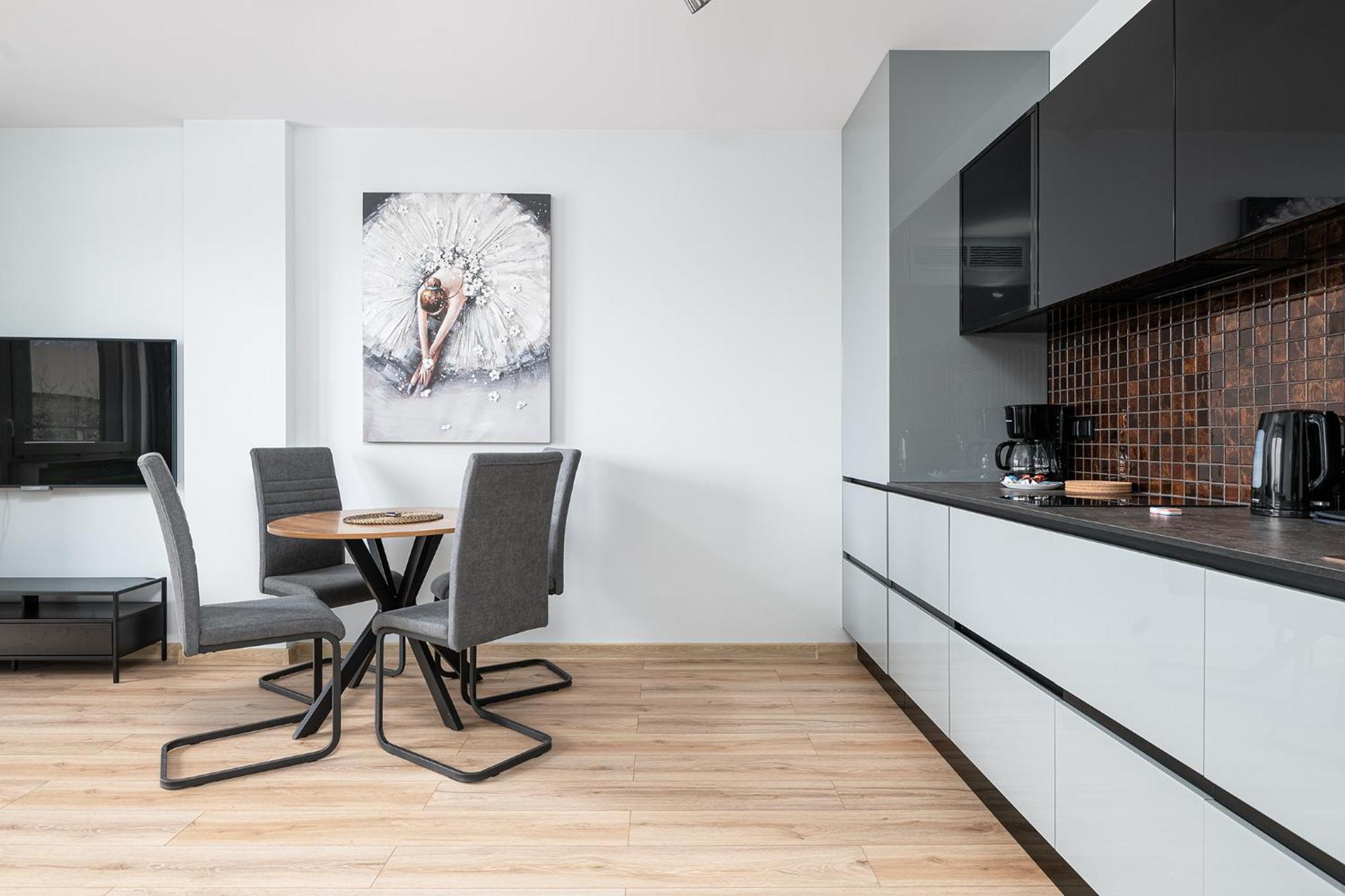 Rentplanet - Apartamenty Pileckiego Warsaw Ngoại thất bức ảnh